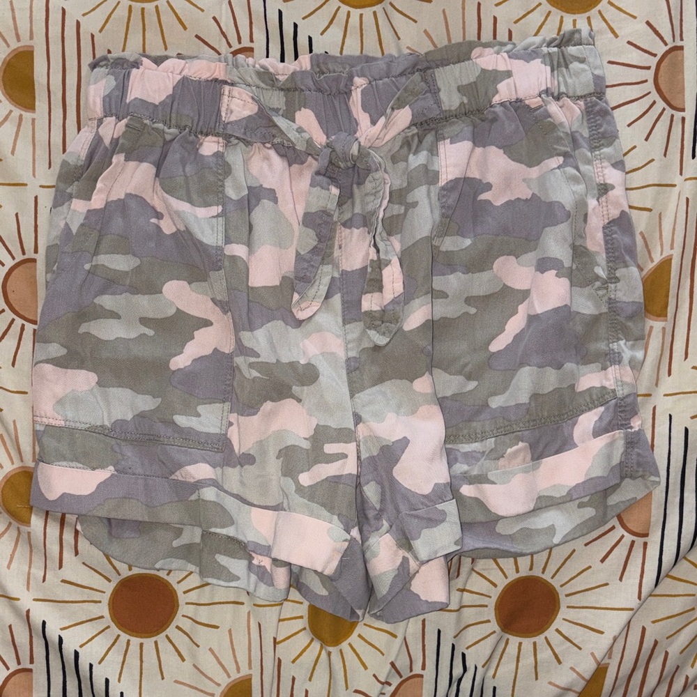 Aerie Camouflage Cargo Shorts in Pink and Gray